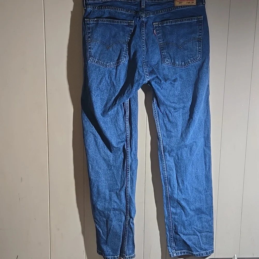 Levi's 505 Men's Relaxed Jeans Medium Wash Blue 36X32